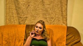 50&#039;s Housewife 4K UHD