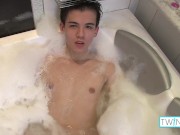 Cute Xander H Gets Jerks Off And Cums In Hot Bubble Bath!