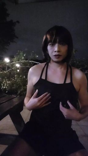 Shemale Ting Xuan exposed in the community garden
