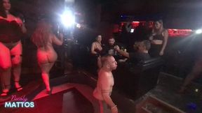 show de striptease na casa de swing marrakesh club com tequileiro