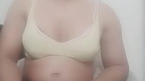 Lonely Indian Bhabi ji akela akela masturbation