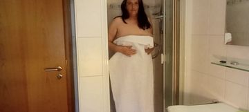 Hot, sweaty, intense scent... German milf, slightly hairy, totally natural !! Imagination allowed!