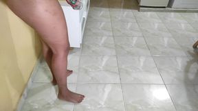 colegiada culona y tetona montando su dildo como una zorra