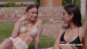 alexa flexy, amalia davis, fan