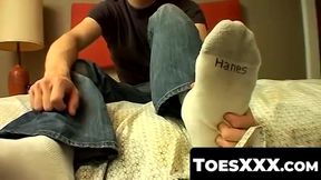 ToesXXX.com - Bryce delivers a great load of cum all over the glass table