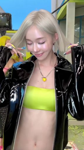 Curvy K-pop fan plays with her belly button