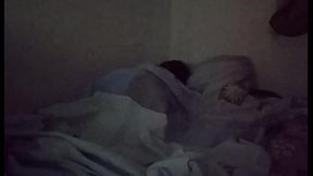 Un creampie inesperado se convirti&oacute_ en la cama que comparte con una hermanastra cachonda.