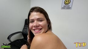 mais uma novinha que caiu nas garras do diretor no escritorio - pietra nunes