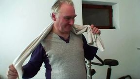 This super hot little slut loves giving amazing blowjobs