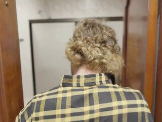 SOY UNA VENDEDORA MUY PUTA, ME GUSTA FOLLAR CON MIS CLIENTES EN LAS CASAS QUE OFREZCO