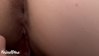 Matin Coquin : Elle Débute avec un Bon Gros Plan Interne !