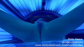 Solarium masturbation cum