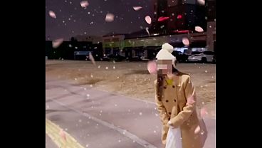 Em Hướng dẫn tour show h&agrave_ng giữa đ&ecirc_m Thu lạnh