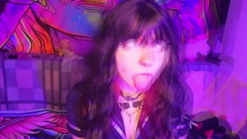 M3treSluggy's Raven-Eyed Desire: Filling Deliosse's Two Holes