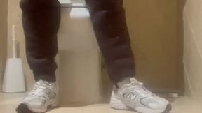 Feet & Toilet Fetish – Worship From Below