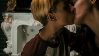 Chude młode, wytatuowane polskie nastolatki obciągają kutasy i są ruchane w dupę