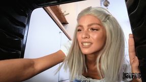 Tiny teen with nice ass stucks in an oven