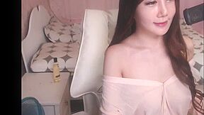 Erotic live chat with cute beautiful girl