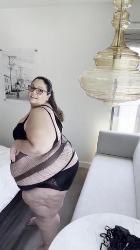 Plump Paradise: Hotel Dress N Squeeze