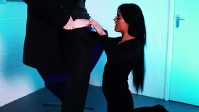 Hot MILF gives amazing blowjob to big cock