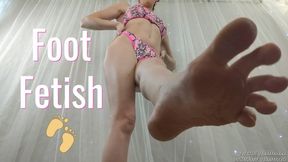 Giantess Stomps On You- Foot Worship