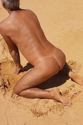 Ladysilva on the Beach Wanting to Fuck Her Hot Ass