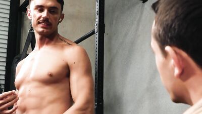 Intense Hunk Gym Fuck Between Strangers