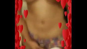 Shemale shaking her dick