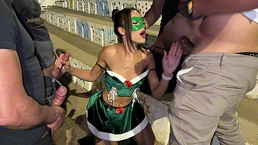 GANG BANG DE NATAL NA PRAÇA DO MIRANTE DOGGING! PARTE 1
