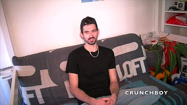 mon premier porno avec un bel actif barbu