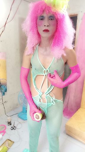 Oanh Le transgender wearing sexy clothes porn cucu too much pleasure