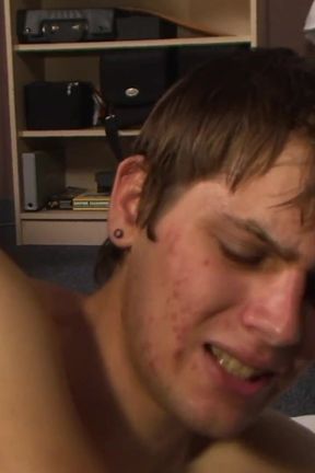 Twink doctor and patient horny attraction at first sight