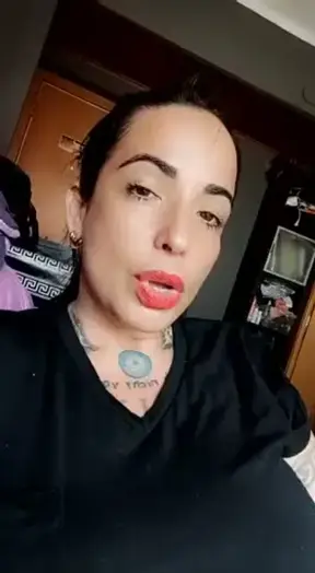 DIFERENCIA ENTRE FANS Y SEGUIDORES Esta es mi forma de pensar y hacer ok solo mia , en el video lo dejo claro pero añadire una cosa , cuando un seguidor o fan me da igual me pide algo gratis lo prime…