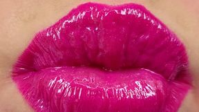 Shiny Pink Lipgloss Kisses (mkv)