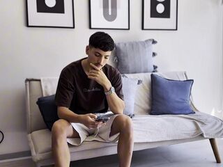 Amiga Curvy me pide ayuda con su cita de Tinder [Tariler]