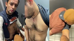 saimos da balada juntos nao tinha lugar para foder foi no banheiro memso na madrugada
