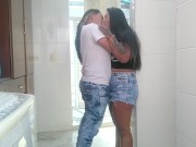 me follo a la empleada del vacino