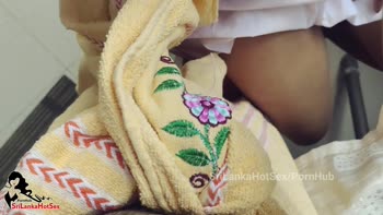 SriLankaHotSex: Sri Lankan School Babe's Racy Shower Surprise