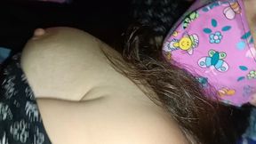 anal sex ass fuck esposa puta, ama de casa se calienta mirando porno sucio y entrega el culo al amigo de su marido en navidad