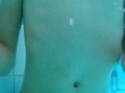 Boy masturbates in the pool / squirting cum