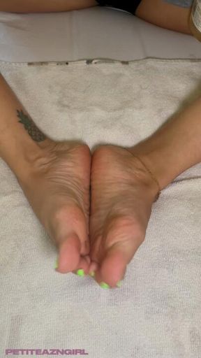 Bright Green Toes