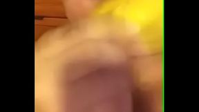 LINDA MAMANDO UN PLATANO TWITTER @LINDAHE21994309