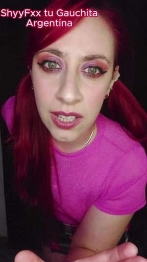 Your Model Stepcousin Knows She Gives You a Hard-on and You Get Horny with Her Photos (in Spanish)