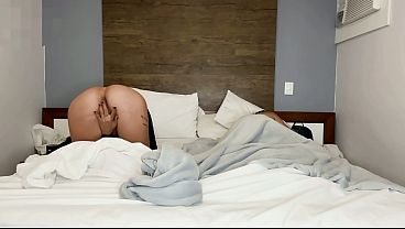 O marido da minha amiga me comeu enquanto ela estava descansando e ela nos pegou no final