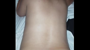 Pide que la nalguee y as&iacute_ termina