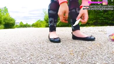 Kati crushes different food bears Gummy boots, ballerinas and high heels crush trample crushes