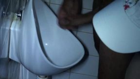 straigth suck big dick on public toilettes