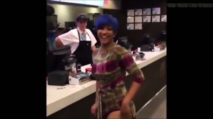 FAMOUS LATINA MILF PUBLIC FLASH 3