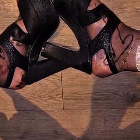 Pissing on my hot sweaty nylon feet and heels