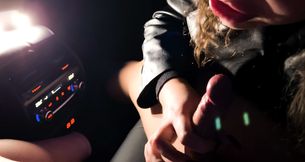 Curly haired babe Helina gives BJ